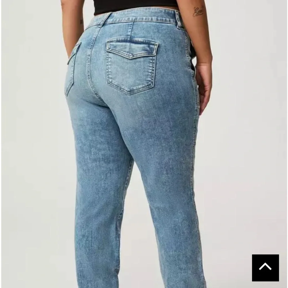 Torrid Soft Light Wash Denim Jogger Jeans - Women - Picture 4 of 11